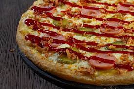 بيتزا هوت دوغ كبير