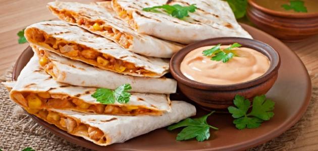 منـقوشة جبن ولحم