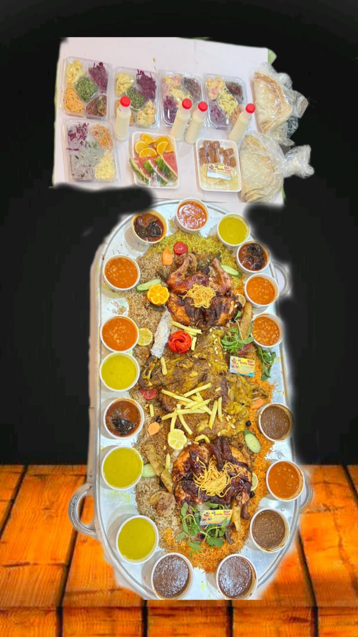 ربع طلي ودجاجتين ذبح على صينية طويلة + خبز تشريب +٤ انواع تمن + ٣ انواع مرق ٩ كاسه + سوب ٦ كاسه + مقبلات + حلويات خبز 