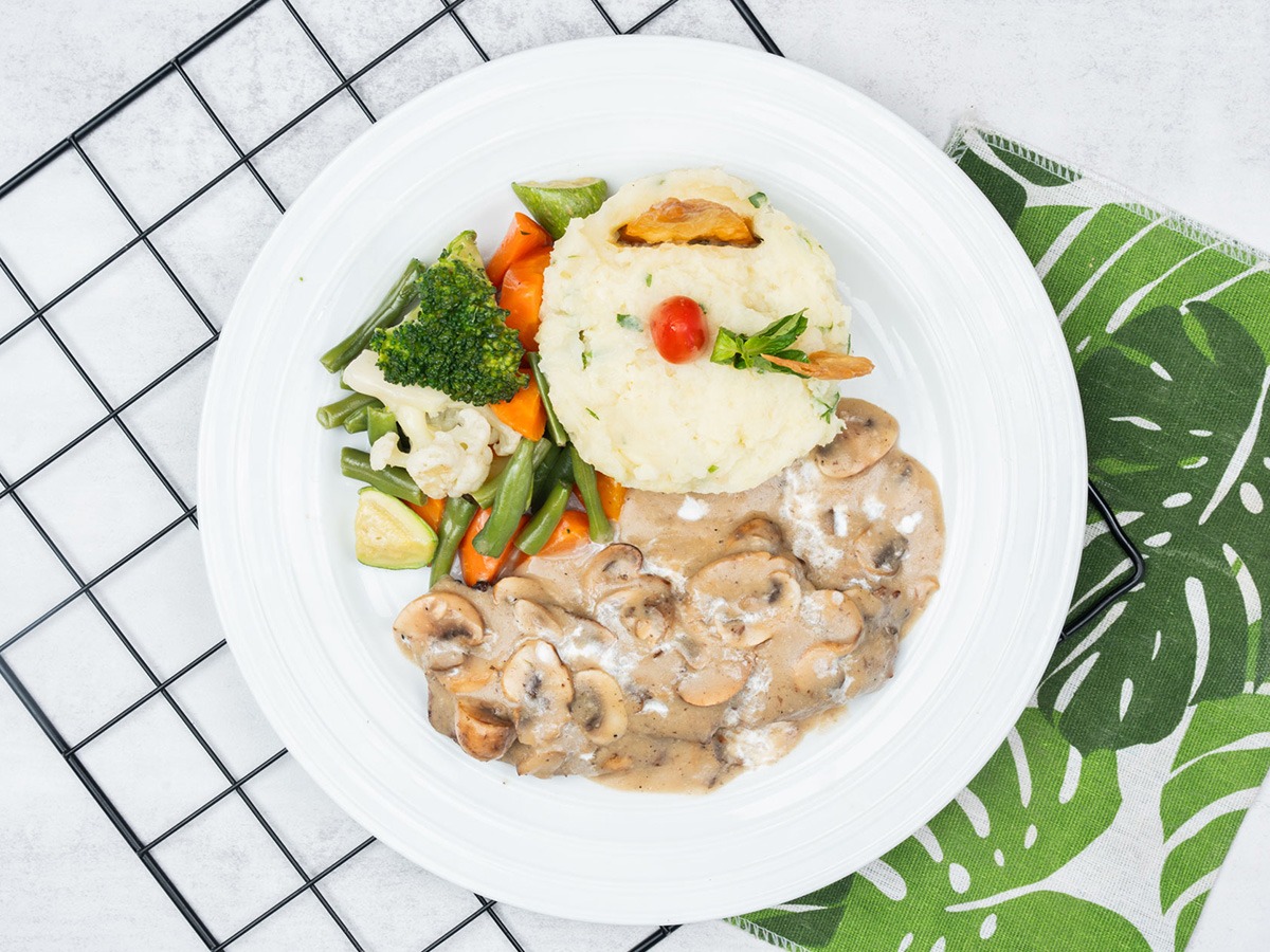 ستيك لحم بلفطر