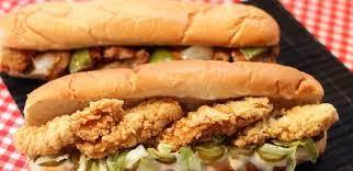 تويستر ( دجاج مع خلطة تويستر والجبن والخس والطماطم )